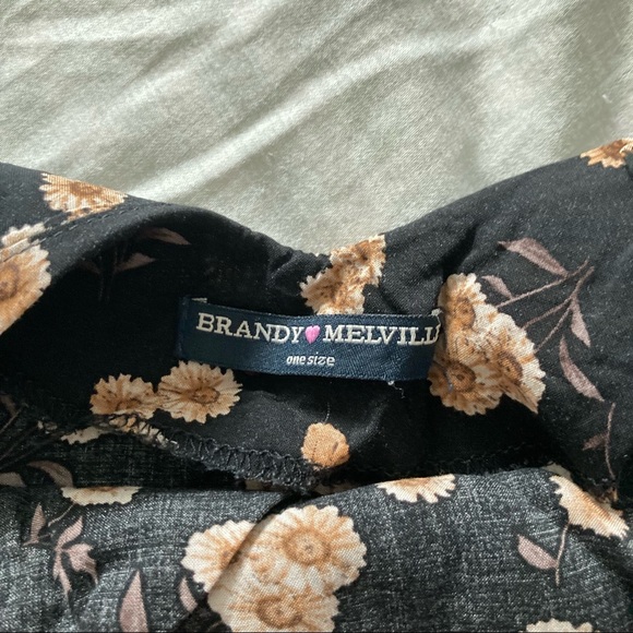 Brandy Melville Lynette Dress - Picture 5 of 7